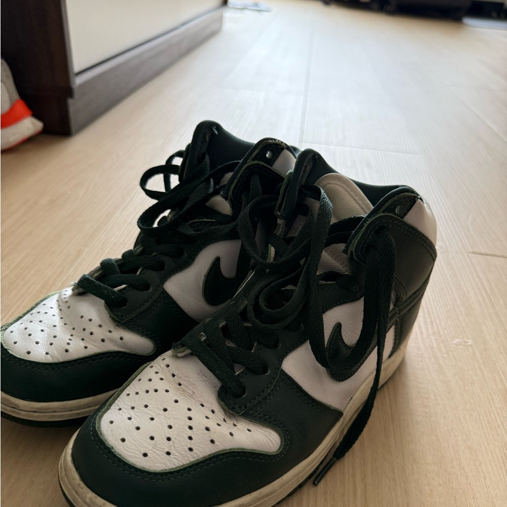 2020 Dunk High SP 'Spartan Green'
Size 7.5
